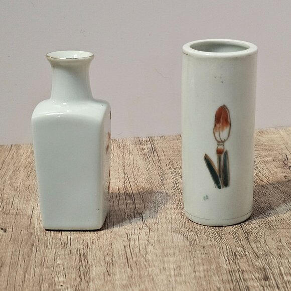 Pair of Small 3.5 Inch Chinese Floral Porcelain Vases - Picture 7 of 11